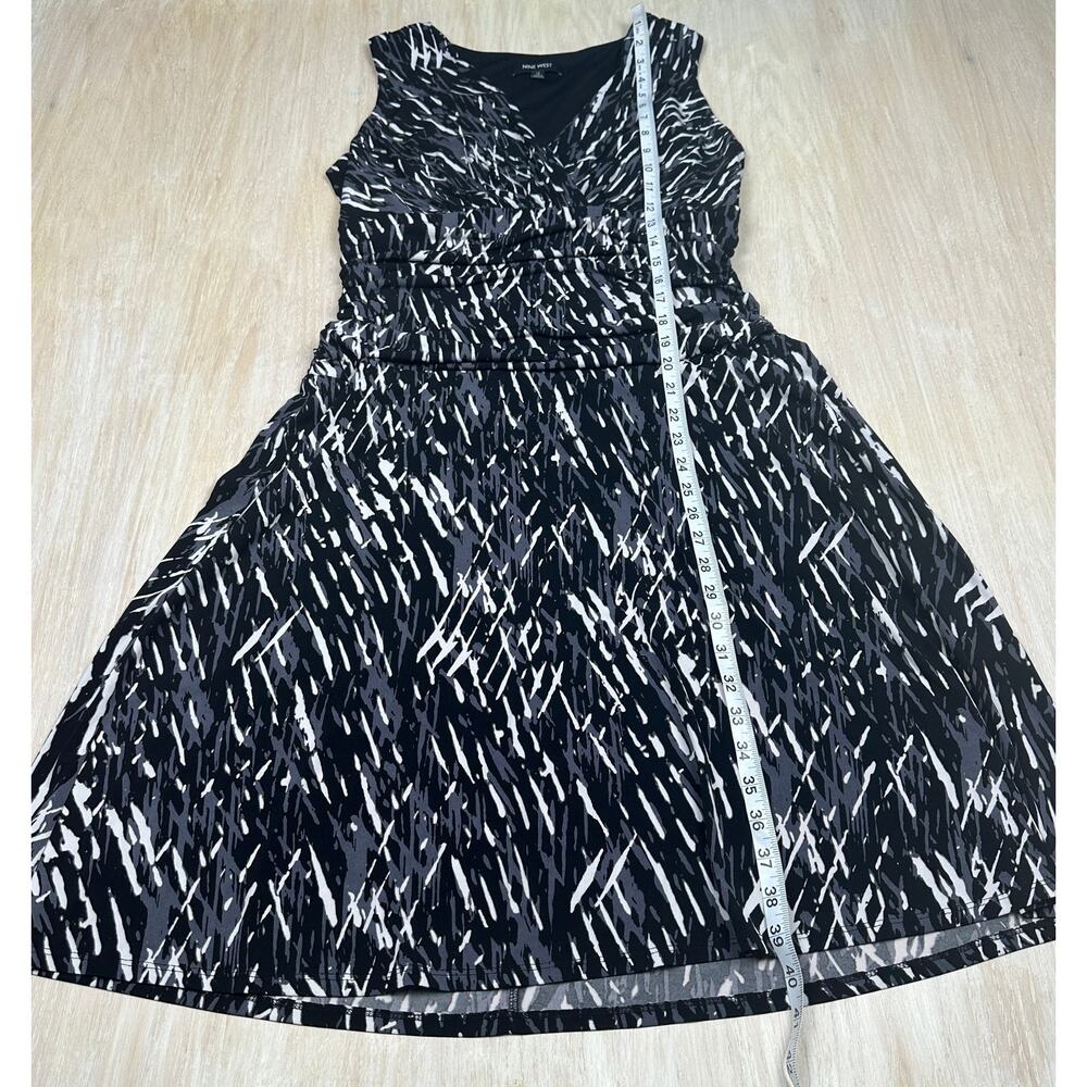 Nine West Abstract Monochrome V-Neck Sleeveless Stretch Classic Casual Dress 12 - Picture 7 of 14